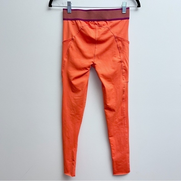 Free People Movement Full Length Raw Hem Endurance Tight Size Small - Picture 6 of 9